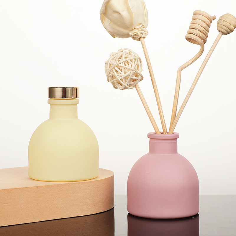 Home Fragrance Rituals - 1pc 50 ミリリットル空のピンク/ホワイト/イエロー/ブラックアロマセラピーディフューザーボトルリードディフューザーガラスボトルホームフレグランスオイルギフトセット