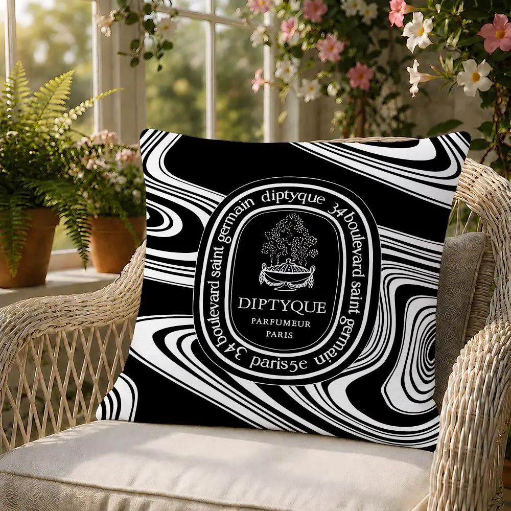 ディプティック香水柄クッションカバー、柔らかな短毛のプラッシ - Home Fragrance Diptyque のレビューと価格