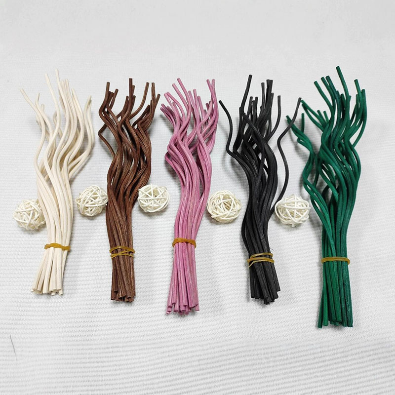 20本入り ラタンリードディフューザースティック 長い波状の - Reed Diffuser Set のレビューと価格