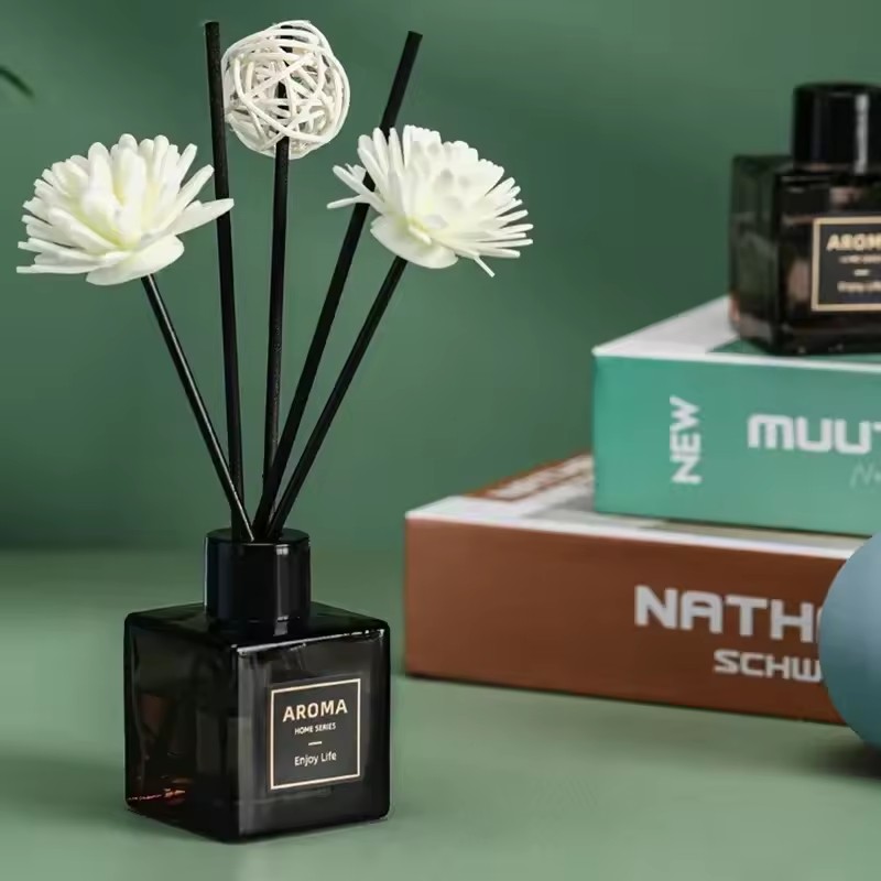 ホットセール 50ml フレームレスリードディフューザーオイ - Reed Diffuser Set のレビューと価格